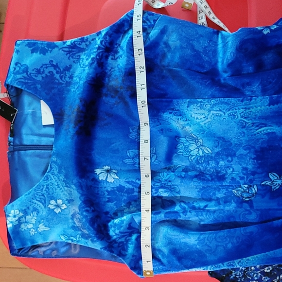 NWT  T Tahari Blue Fitted Floral Dress 2 - Picture 7 of 11